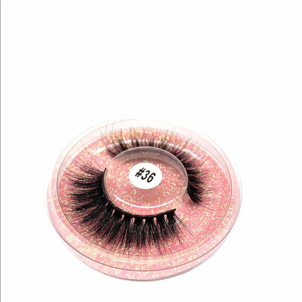 Dramatic lashes